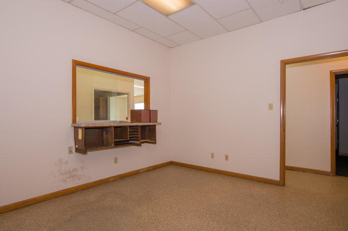 Office Listing photo 8
