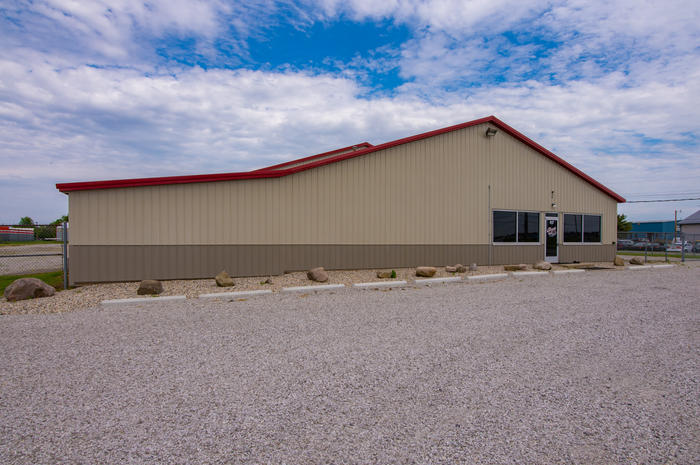 Front of building Listing photo 2