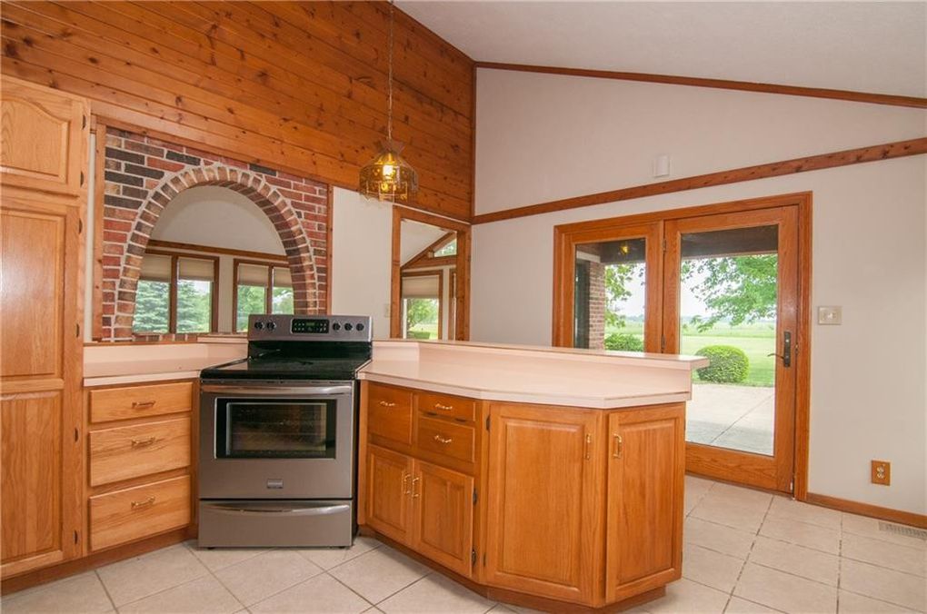 Listing 795 W 375 N, Lebanon IN 46052